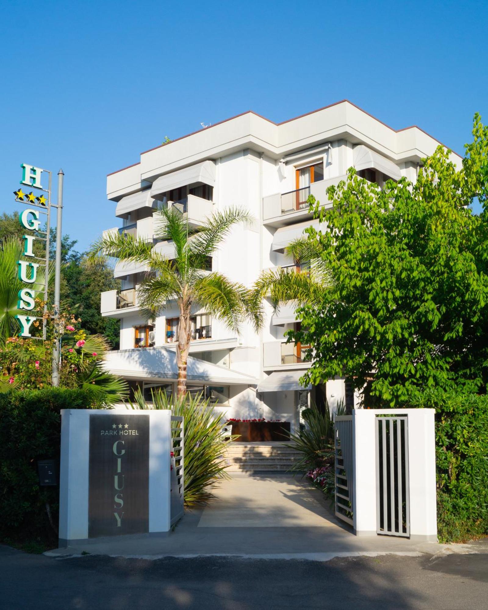 Park Hotel Giusy ลิโด ดิ กามาโยเร ภายนอก รูปภาพ