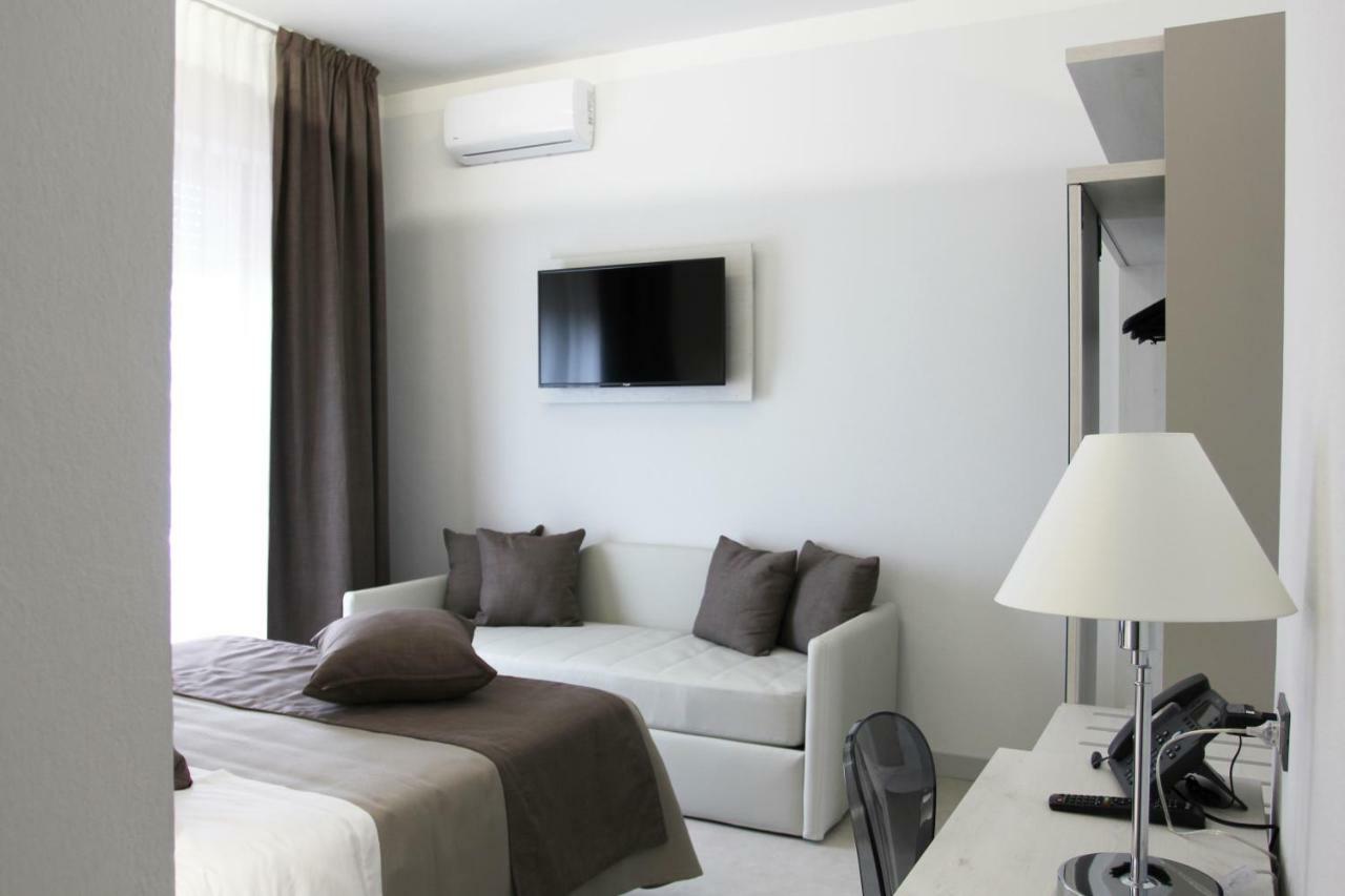 Park Hotel Giusy ลิโด ดิ กามาโยเร ภายนอก รูปภาพ