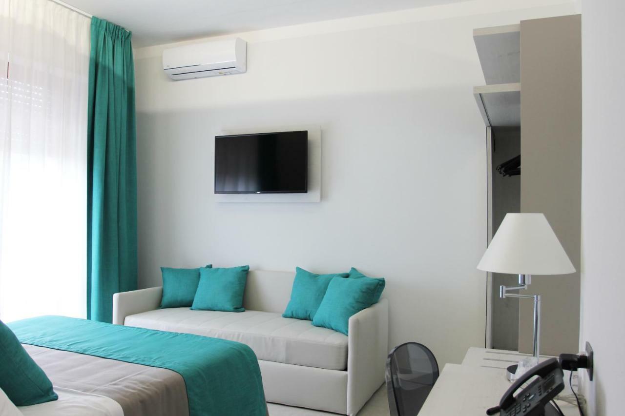 Park Hotel Giusy ลิโด ดิ กามาโยเร ภายนอก รูปภาพ